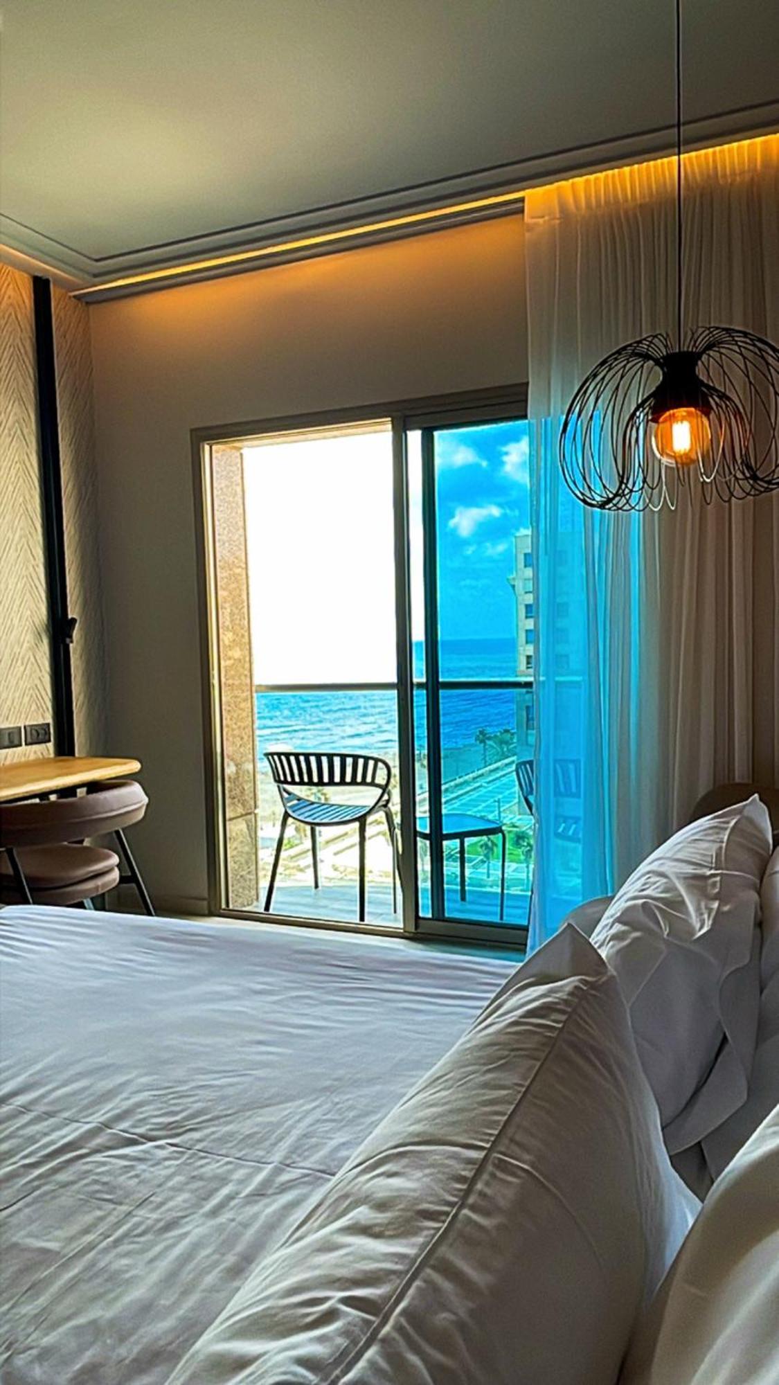 Suite On The Beach Haïfa Extérieur photo