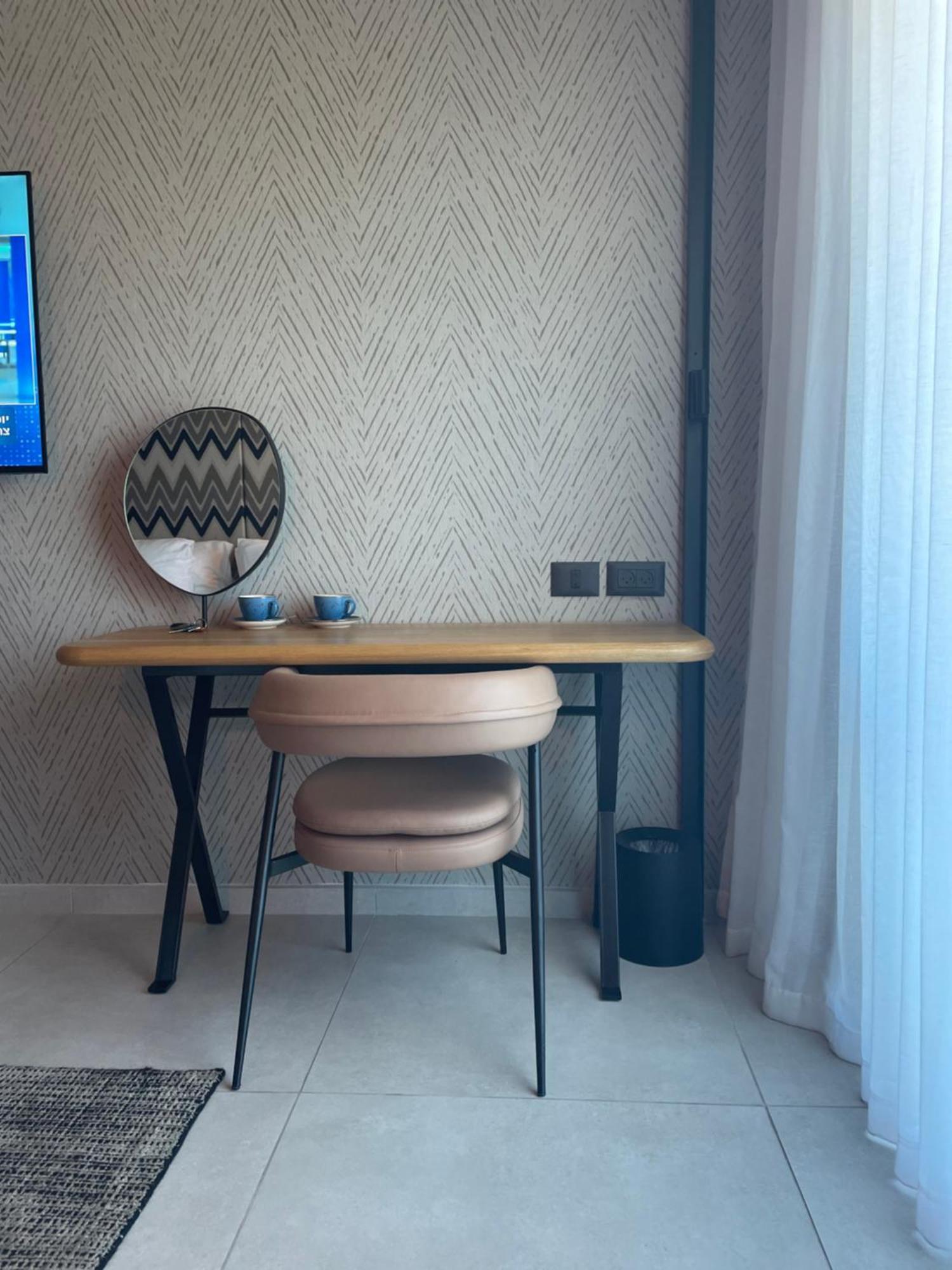 Suite On The Beach Haïfa Extérieur photo