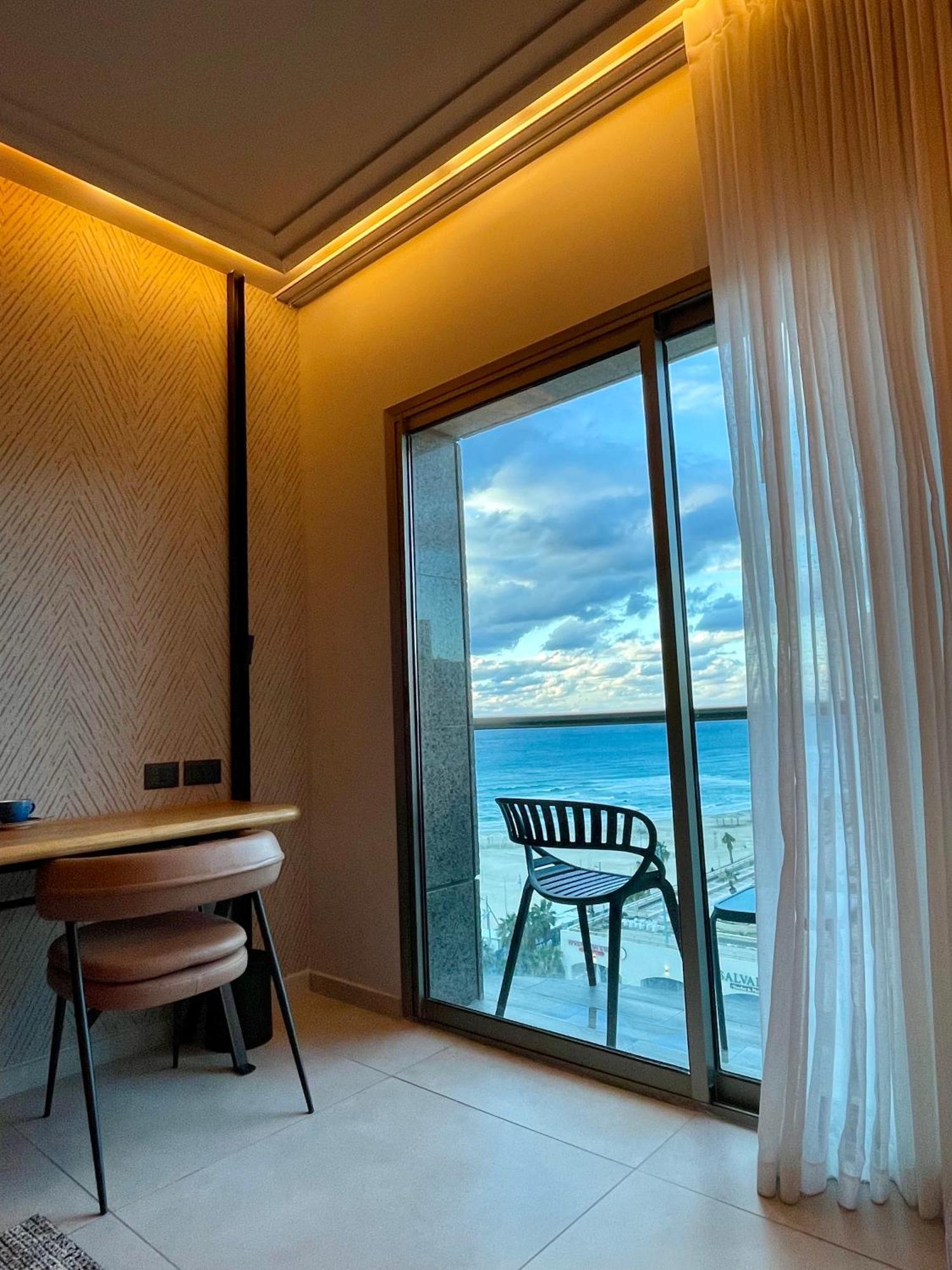 Suite On The Beach Haïfa Extérieur photo